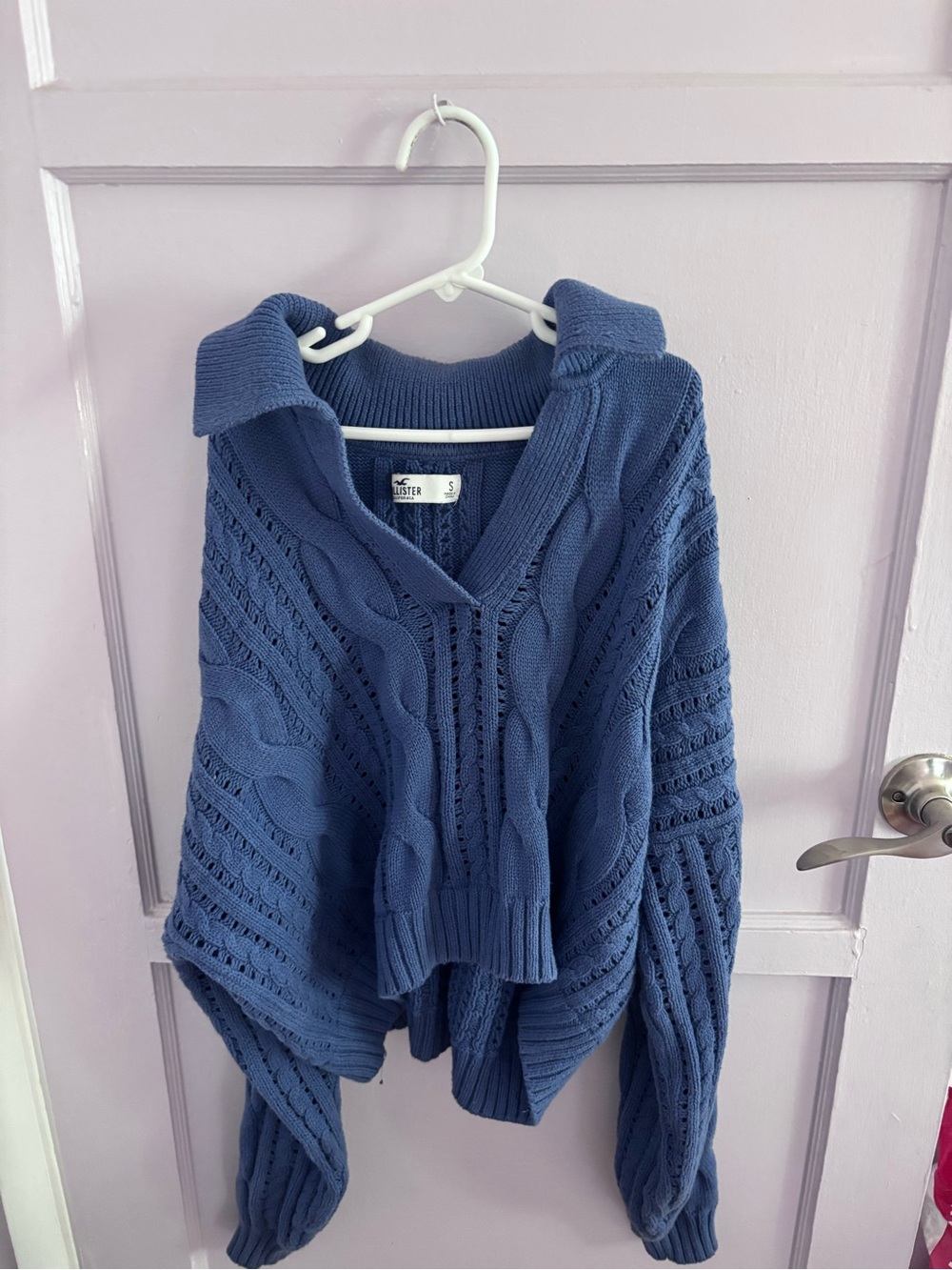 Hollister Cable-Knit V-Neck Sweater in Slate Blue